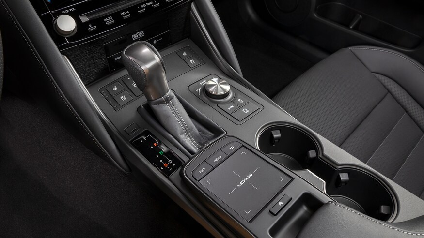 2022-Lexus-IS500-F-Sport-Center-Console.jpg