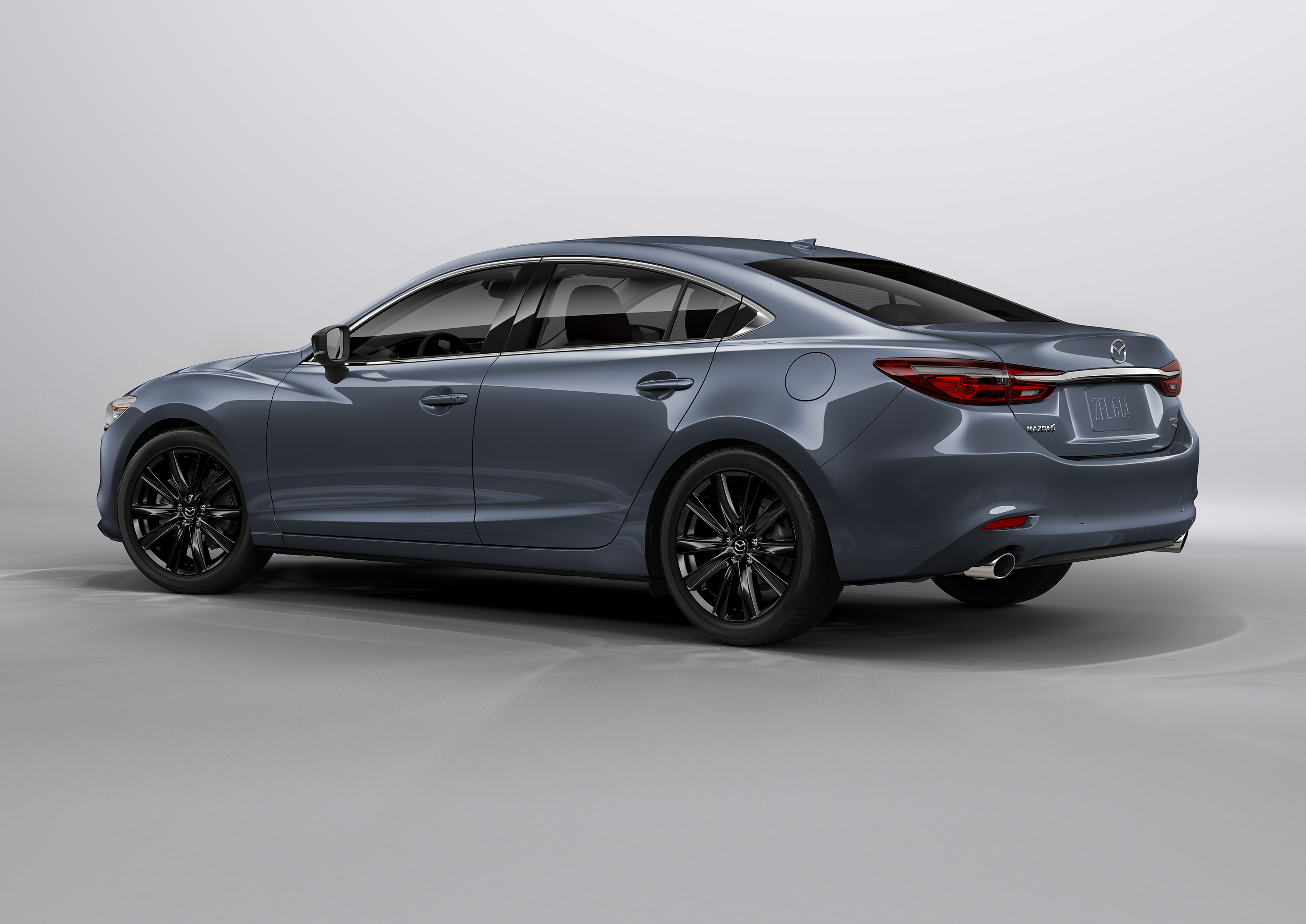 2021-Mazda6_Carbon-Edition_02.jpg