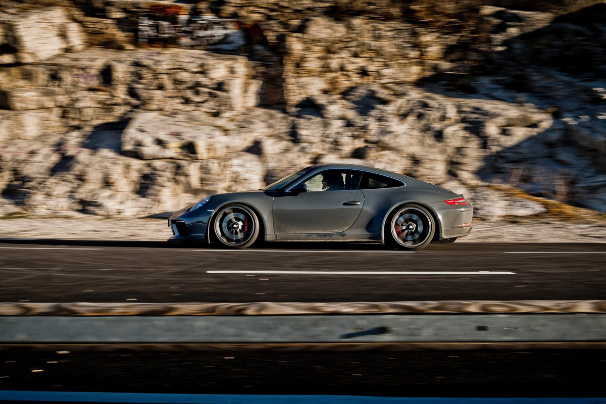 Porsche-911_GT3_Touring_Package-2018-1600-18.jpg