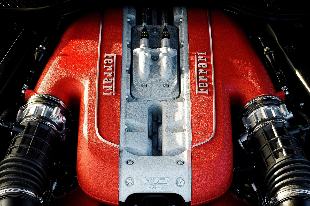 Ferrari-812_Superfast-2018-1600-32.jpg