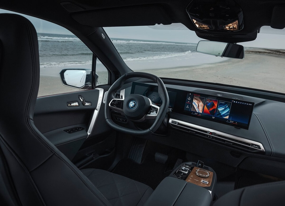 BMW-iX_M60-2022-3.jpg