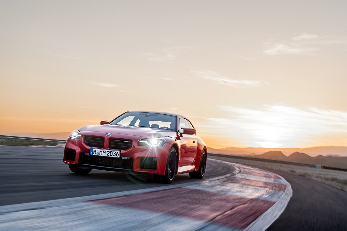 P90482741_highRes_the-all-new-bmw-m2-r.jpg