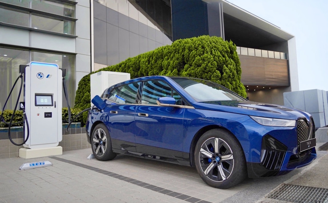 [新聞照片二] BMW總代理汎德將車主純電用車生活的安心與信賴感視為第一要務，攜手全台經銷商陸續建置最高充電功率可達350kW的BMW i高速充電站.jpg