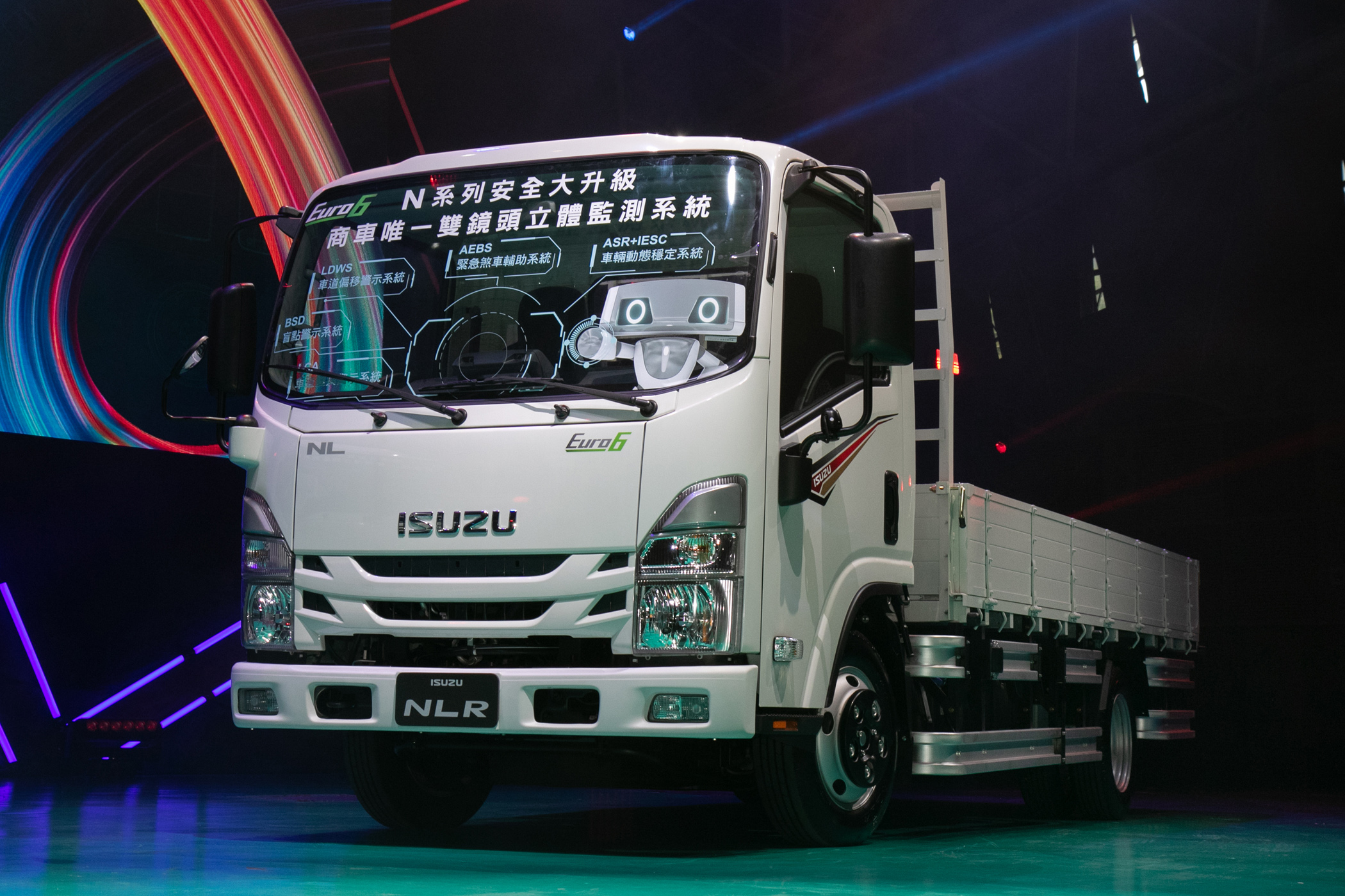 isuzu-nlr5-nmr6-5-carstuff