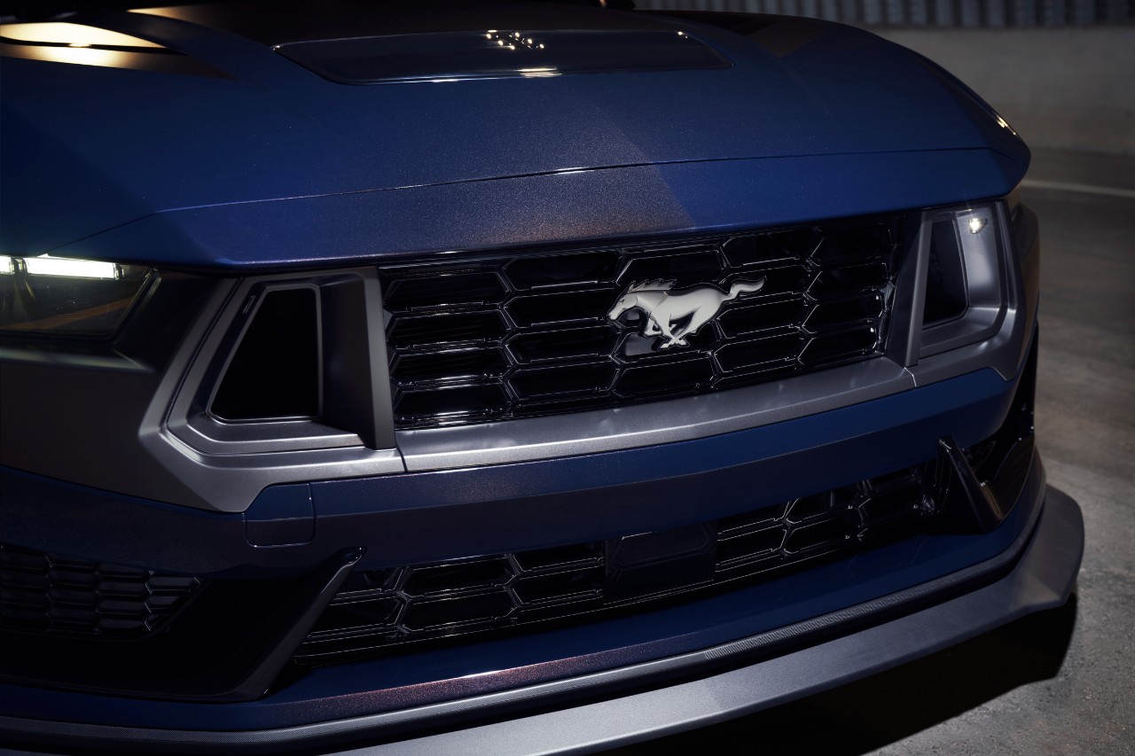 Mustang Dark Horse 02.jpeg