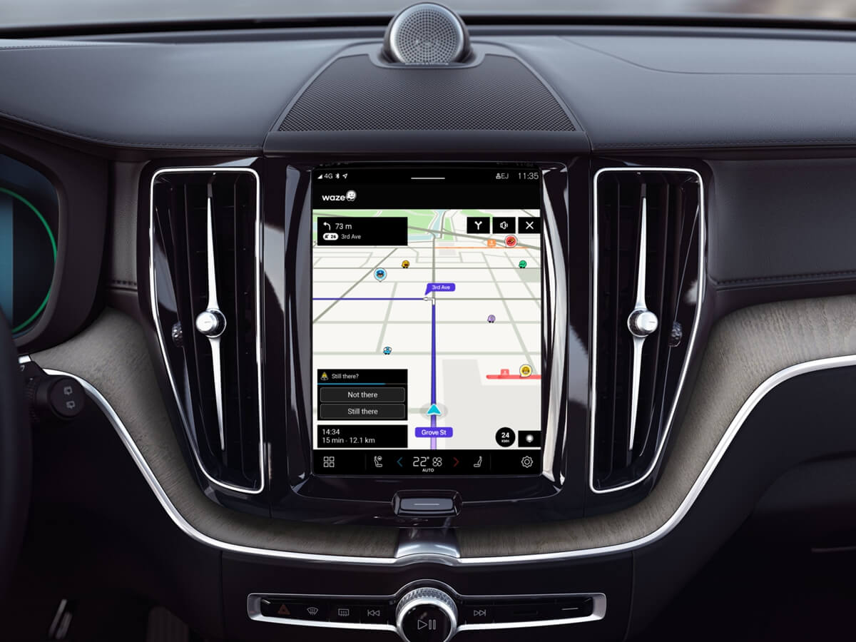 310282_Waze_app_is_now_available_in_your_Volvo_car.jpg