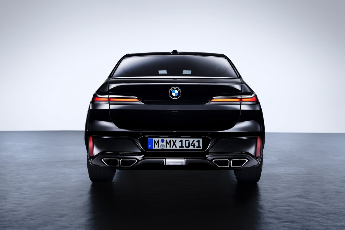 P90516171_lowRes_the-new-bmw-760i-xdr.jpg