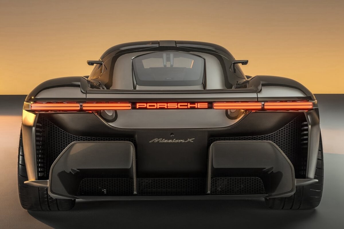 Porsche-Mission_X_Concept-2023-10.jpg