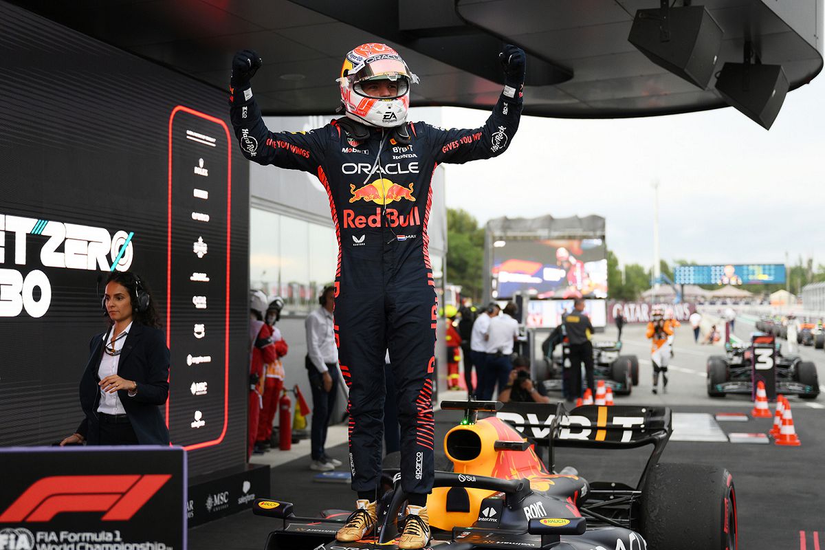 Red Bull車隊的Max Verstappen，從竿位起跑一路領先到終點，並包攬最快單圈速度，獲得本季第五勝.jpg