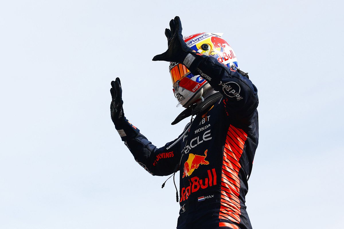 圖1_ Max Verstappen創下單季第十連勝，超越前輩Sebastian Vettel在十年前的連勝紀錄，為F1史上第一人達到此成就。（Red bull提供）.jpg