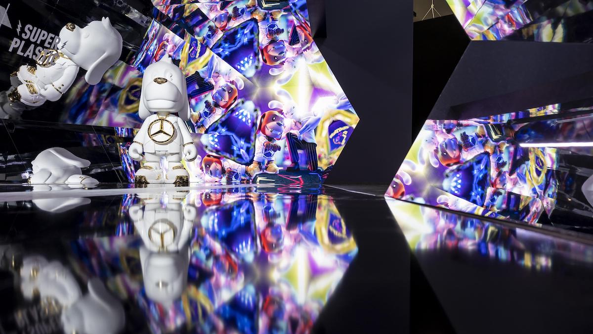 圖四_ Mercedes-Benz與全球知名娛樂品牌 SUPERPLASTIC合作發表全新角色－Superdackel.jpg