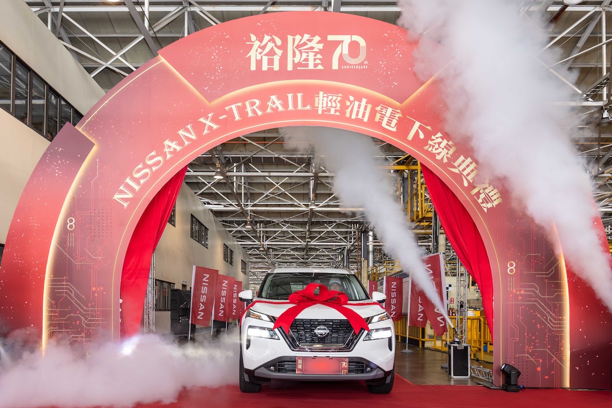 今(8_2)日首台NISSAN X-TRAIL輕油電量產車在裕隆汽車三義工廠正式下線1.JPG