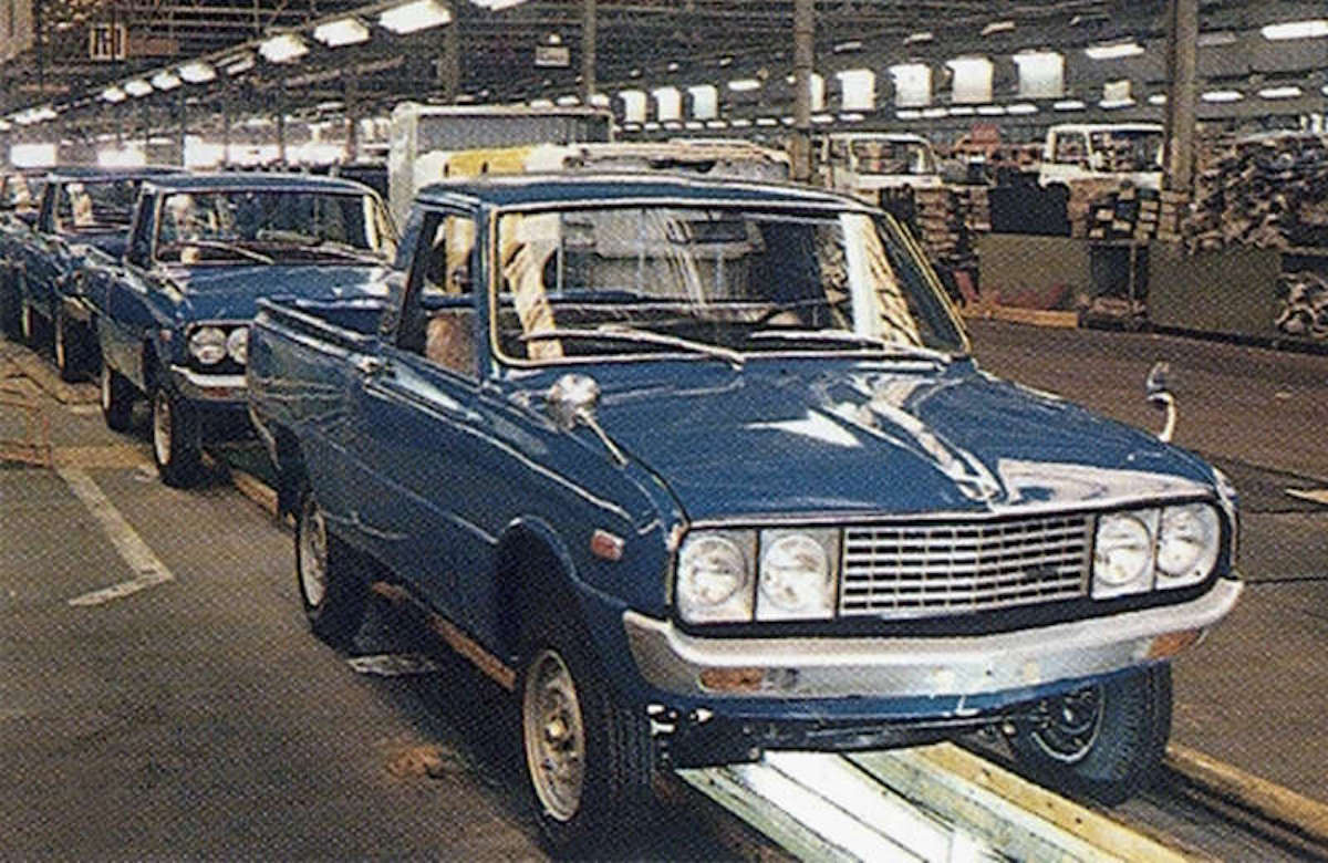 1973-the-brisa-pickup-starts-production.jpg