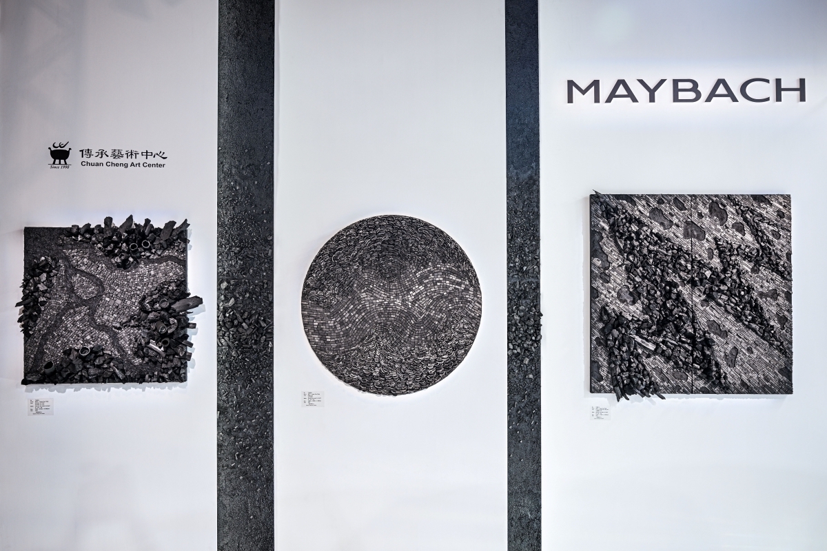 圖六、藝術家黃敬中特別為 Maybach 創作一幅全新的藝術作品「不要靜靜走入 _7」.jpg