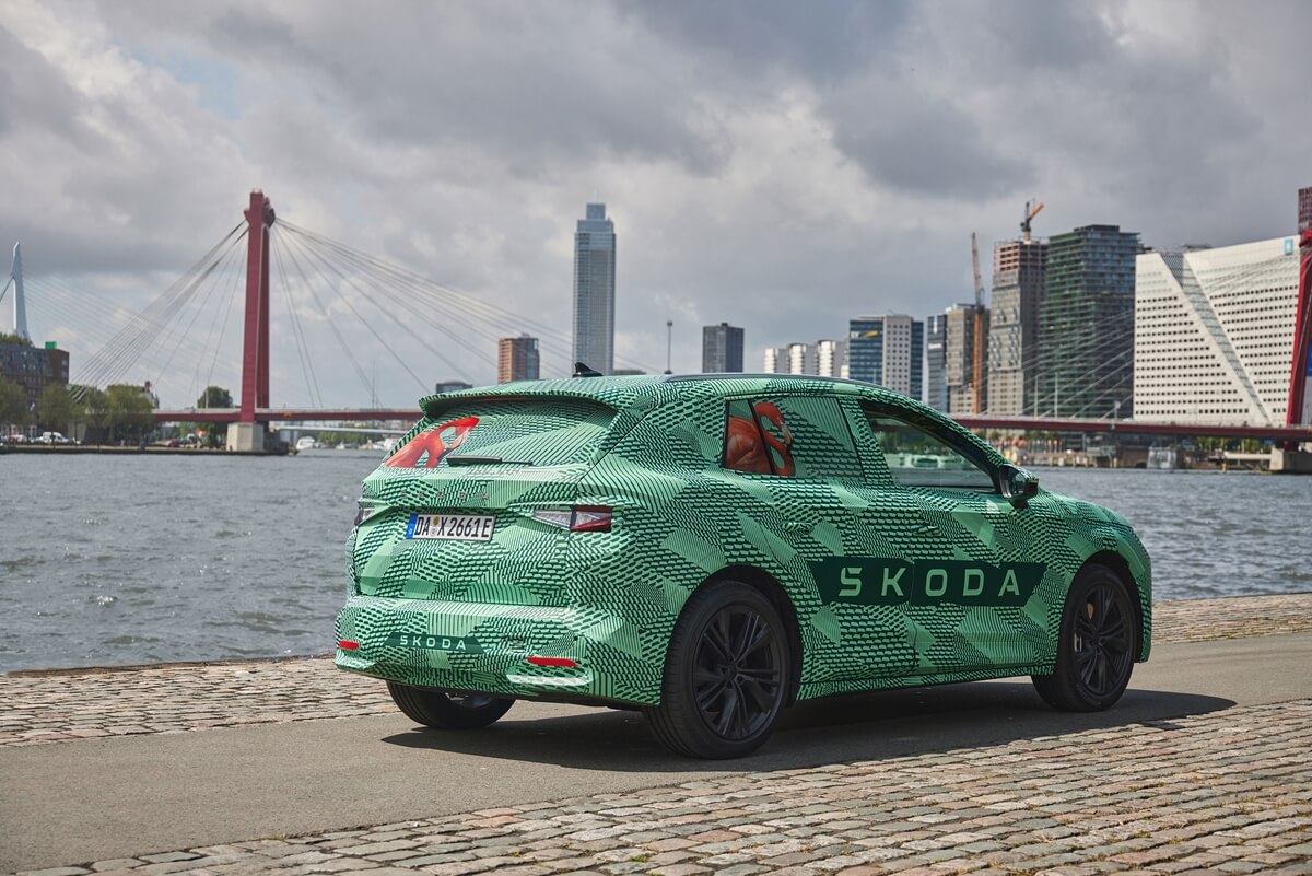 38_skoda_elroq_covered_drive_fc35d701_ed9c994a.jpg