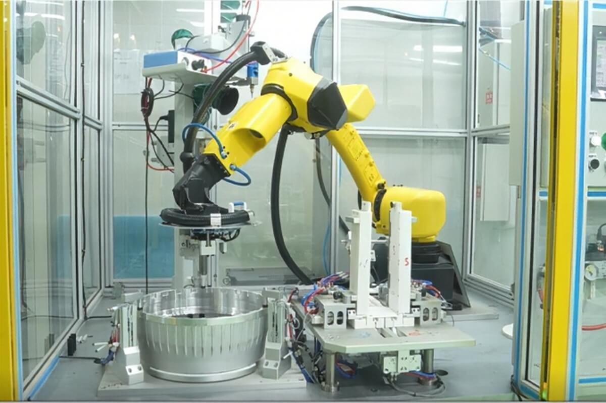 2.ProteanElectricproductionlinewithroboticassembly.jpg