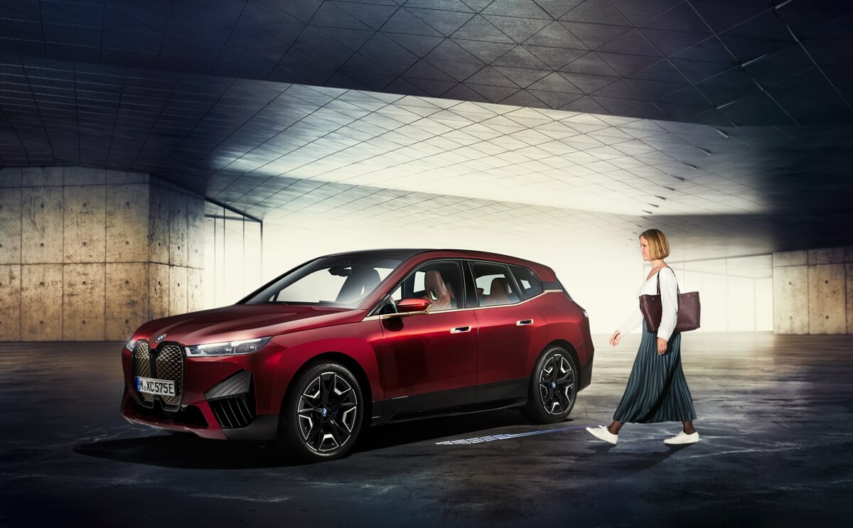 P90411220_highRes_the-bmw-digital-key-.jpg