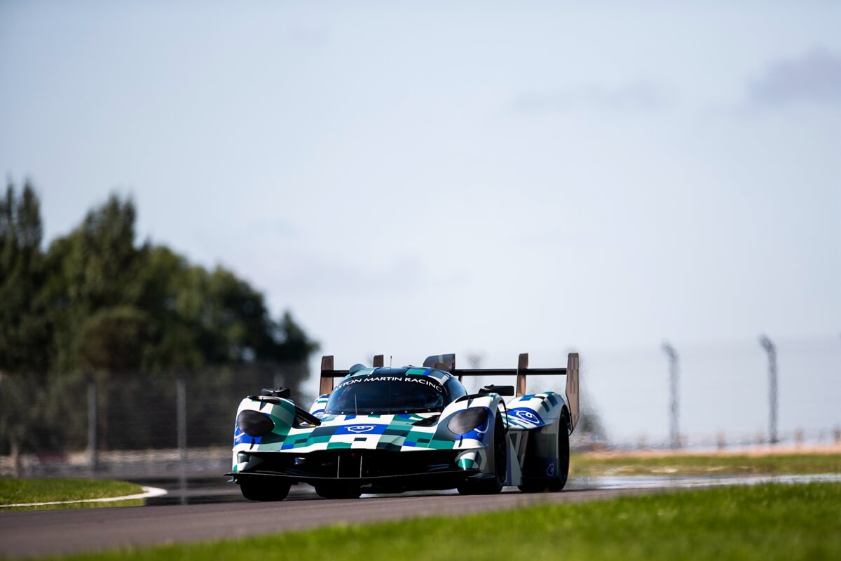 AstonMartinValkyrieAMR-LMH_Testing_01.jpg