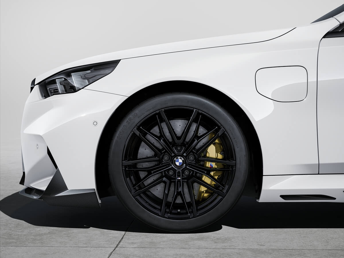 P90562730_highRes_the-bmw-m-performanc.jpg