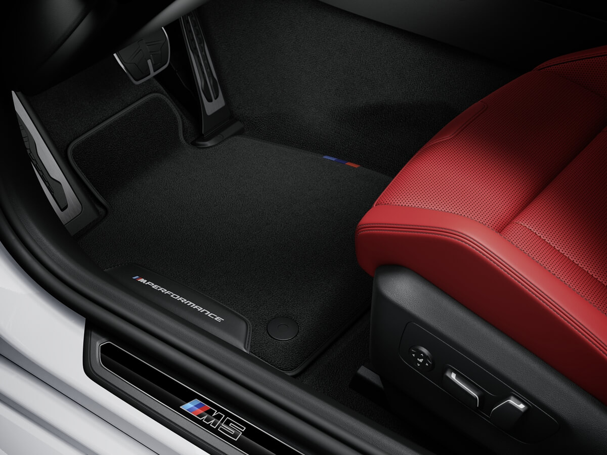 P90562736_highRes_the-bmw-m-performanc.jpg