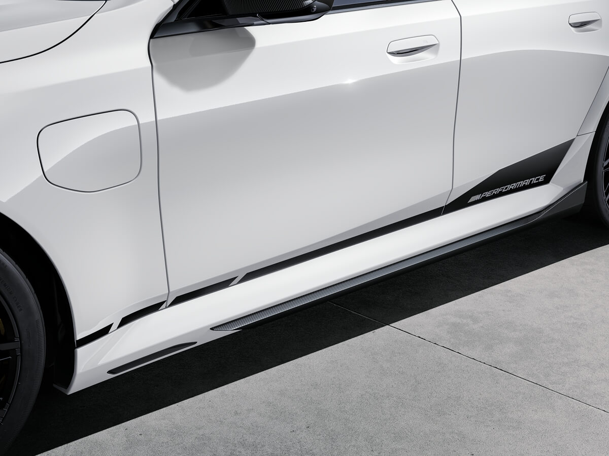 P90562738_highRes_the-bmw-m-performanc.jpg