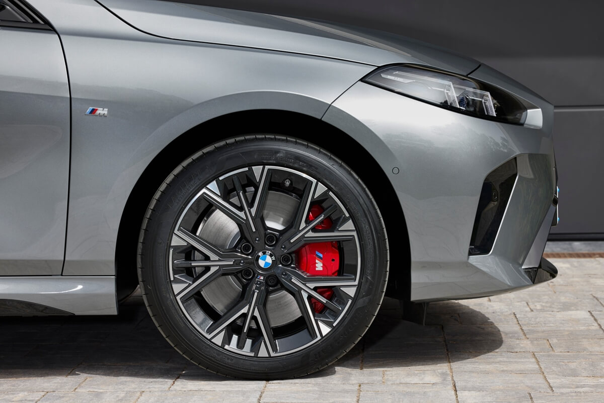 P90550861_lowRes_the-all-new-bmw-1-se.jpg