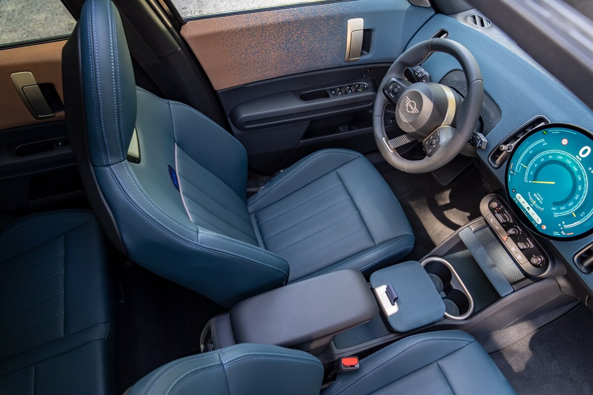 P90554095_highRes_mini-countryman-d-06.jpg