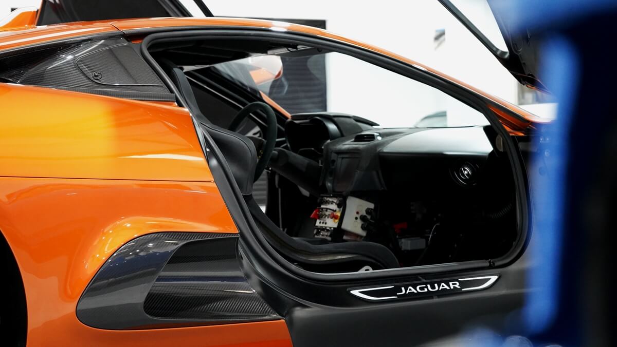 Jaguar C-X75  Interior.jpg