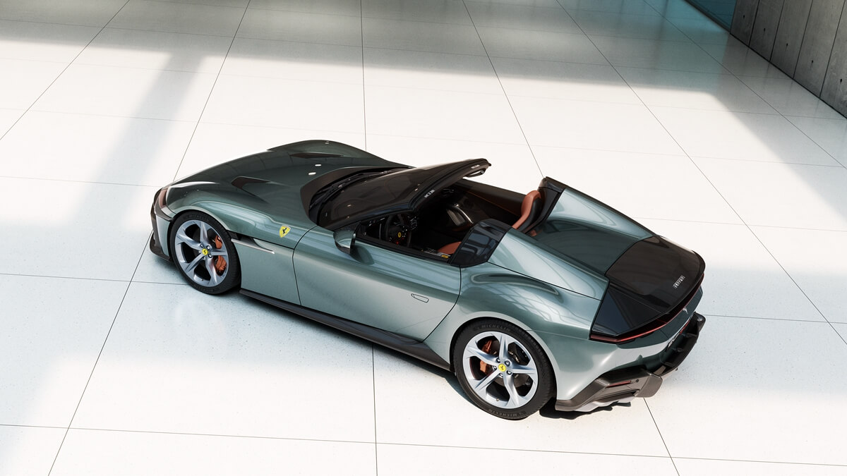 New_Ferrari_V12_ext_02_spider_media.jpg