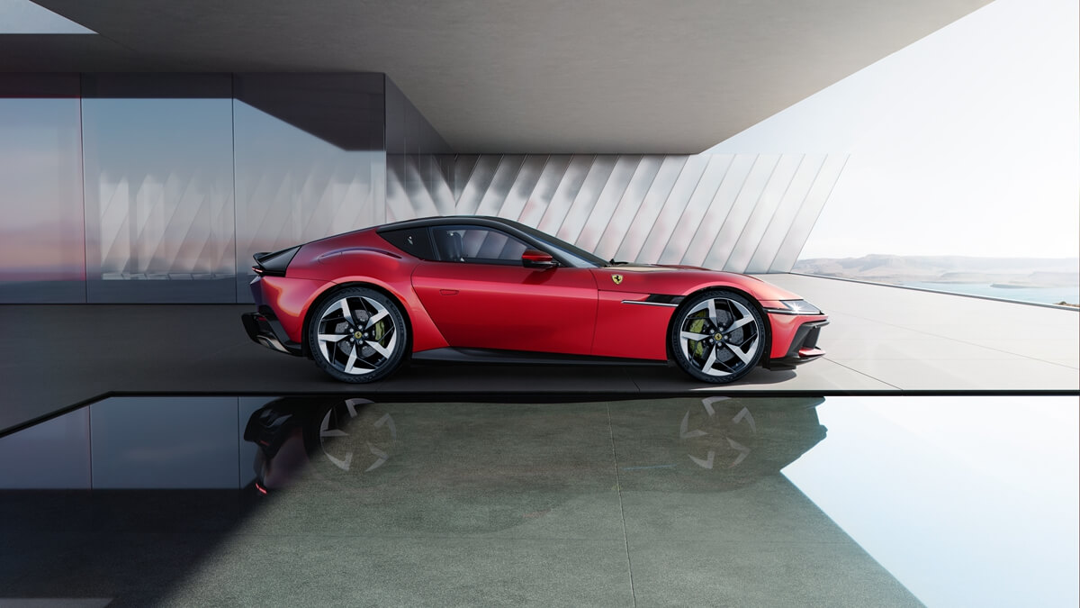New_Ferrari_V12_ext_04_Design_red_media.jpg