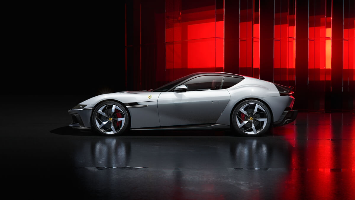 New_Ferrari_V12_ext_07_Design_white_media.jpg