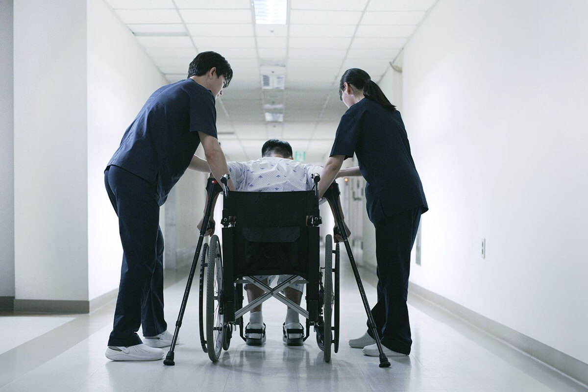 Hyundai_Motor_Group_Releases_‘10M_March’_Video_Showing_Soldiers’_Rehabilitation_Aided_by_Robotics_Technology (1).jpg