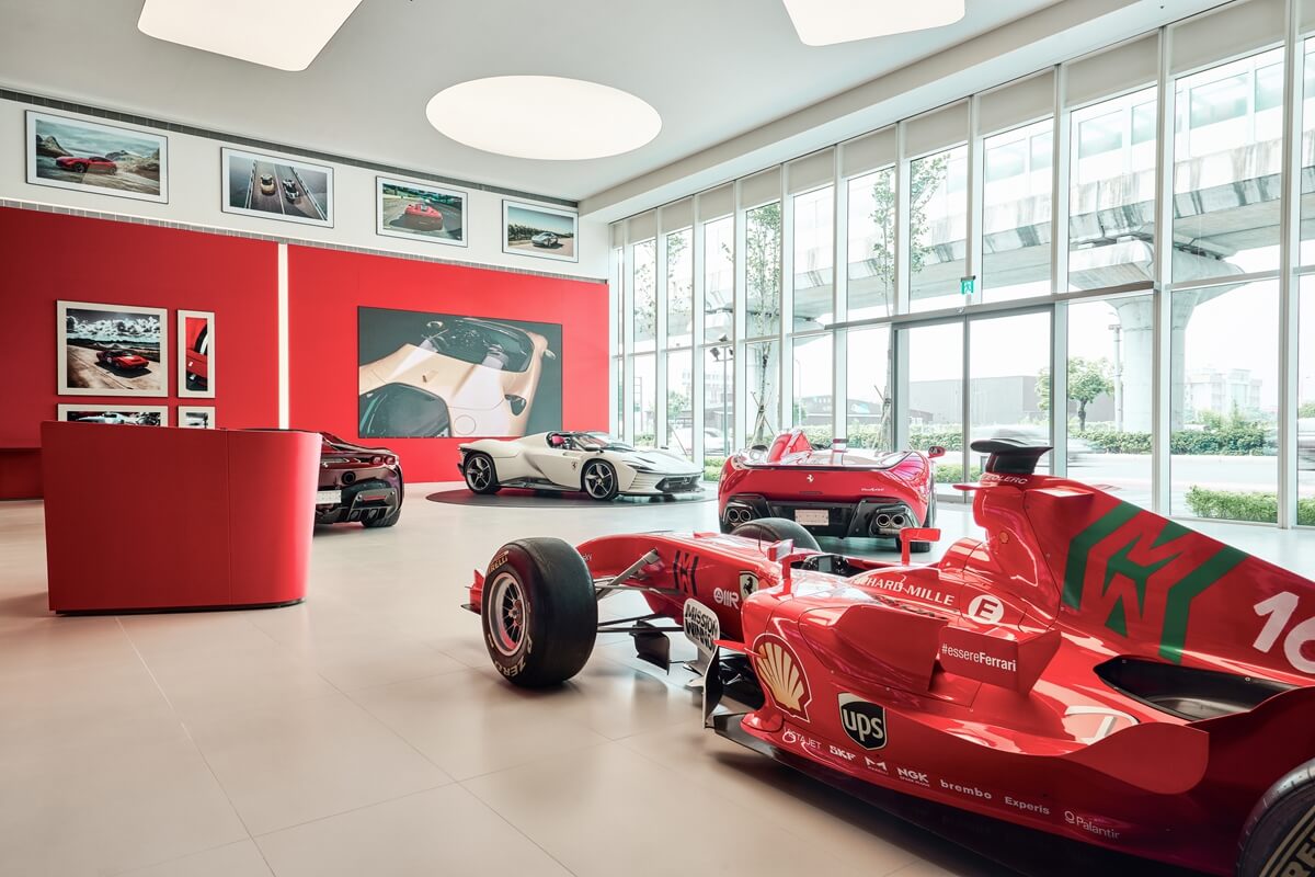 100pick_Ferrari_27_v2.jpg