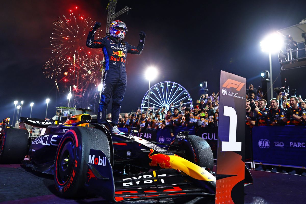 01-Red Bull車隊 Max Verstappen 於巴林國際賽道舉行F1 奪下冠軍。（Red Bull 提供） .jpg