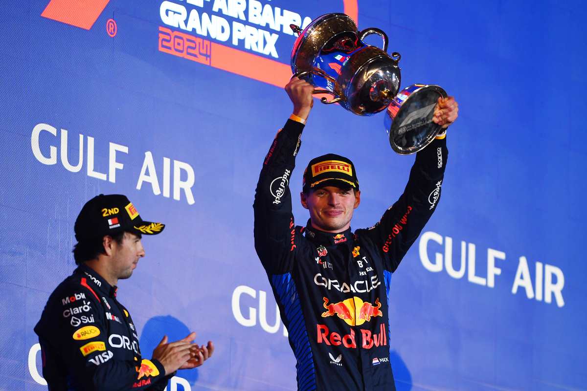 02-Red Bull 車隊車手 Max Verstappen（右） 奪2024年賽季開幕戰巴林一級方程式大獎賽的冠軍，隊友Sergio Pérez（左）也以第二名完賽。（Red Bull 提供）.jpg