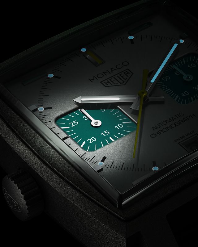 4x5_TAG Heuer Monaco 計時腕錶賽車綠限量版_參考編號CAW218E.FC6565_建議售價NT$306,200_情境圖2.jpg