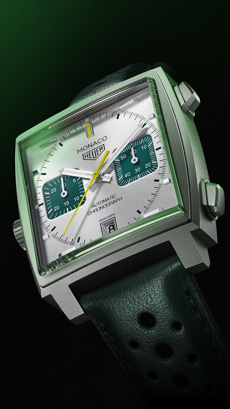 9x16_TAG Heuer Monaco 計時腕錶賽車綠限量版_參考編號CAW218E.FC6565_建議售價NT$306,200_情境圖1.jpg
