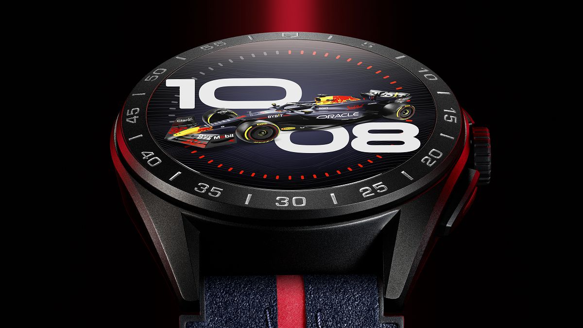 16-9_TAG Heuer Connected Calibre E4智能腕錶45毫米紅牛車隊特別版_參考編號SBR8A80.EB0365_建議售價NT$63,900_情境圖1.jpg
