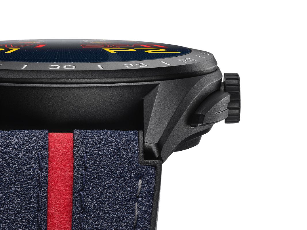 TAG Heuer Connected Calibre E4智能腕錶45毫米紅牛車隊特別版_參考編號SBR8A80.EB0365_建議售價NT$63,900_單品圖4.jpg