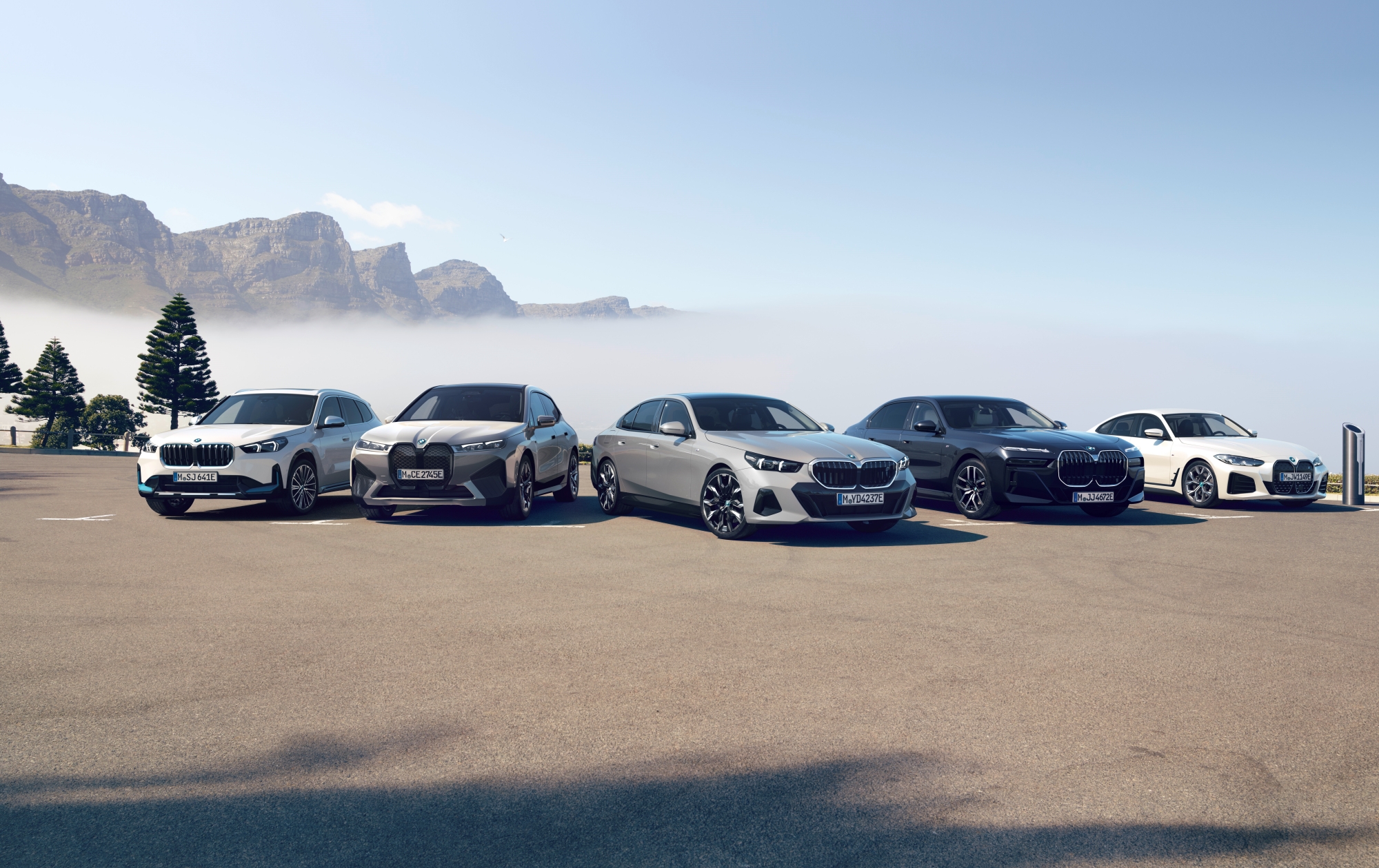 [新聞照片一] BMW台灣市場2023全年銷售表現不僅成長近10%，在產品陣容完整且實力凌駕對手之上的新世代電能車款加持之下，BMW純電車款銷售大幅成長255%，以3,407輛的表現稱霸台灣純.jpg