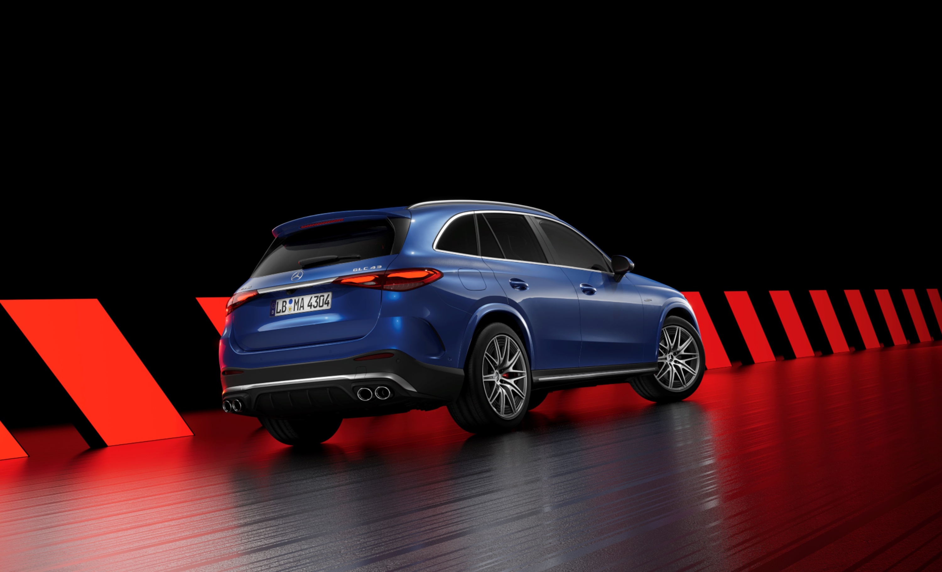 圖四、GLC 43 4MATIC 雙車型皆採用「One Man, One Engine」 動力配置，搭配 48V高效輕油電系統，可迸發 421 (+14) hp。.jpg