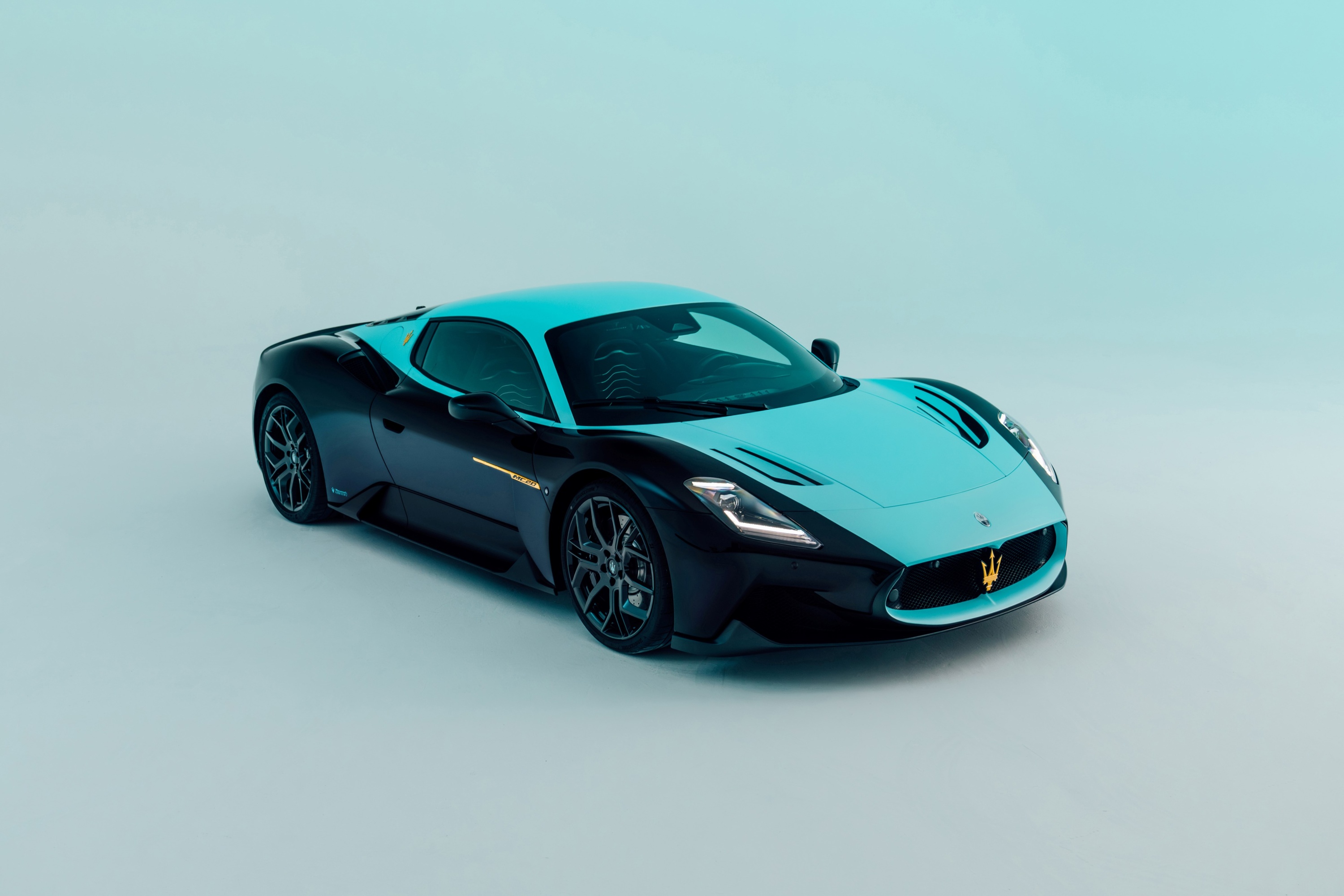 新聞圖片- MC20 Icona 與 MC20 Leggenda 特殊限量車款於2024 古德伍德速度嘉年華會首度登場 (3).jpg