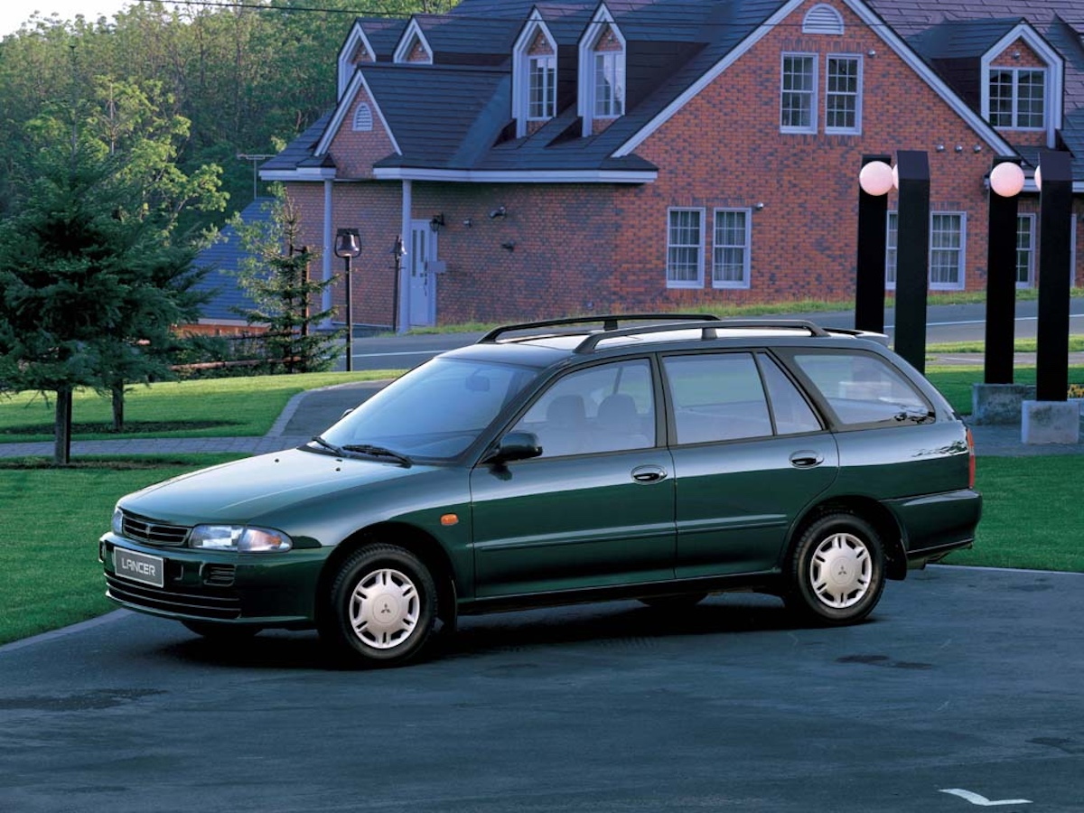mitsubishi_lancer_wagon_1.jpg