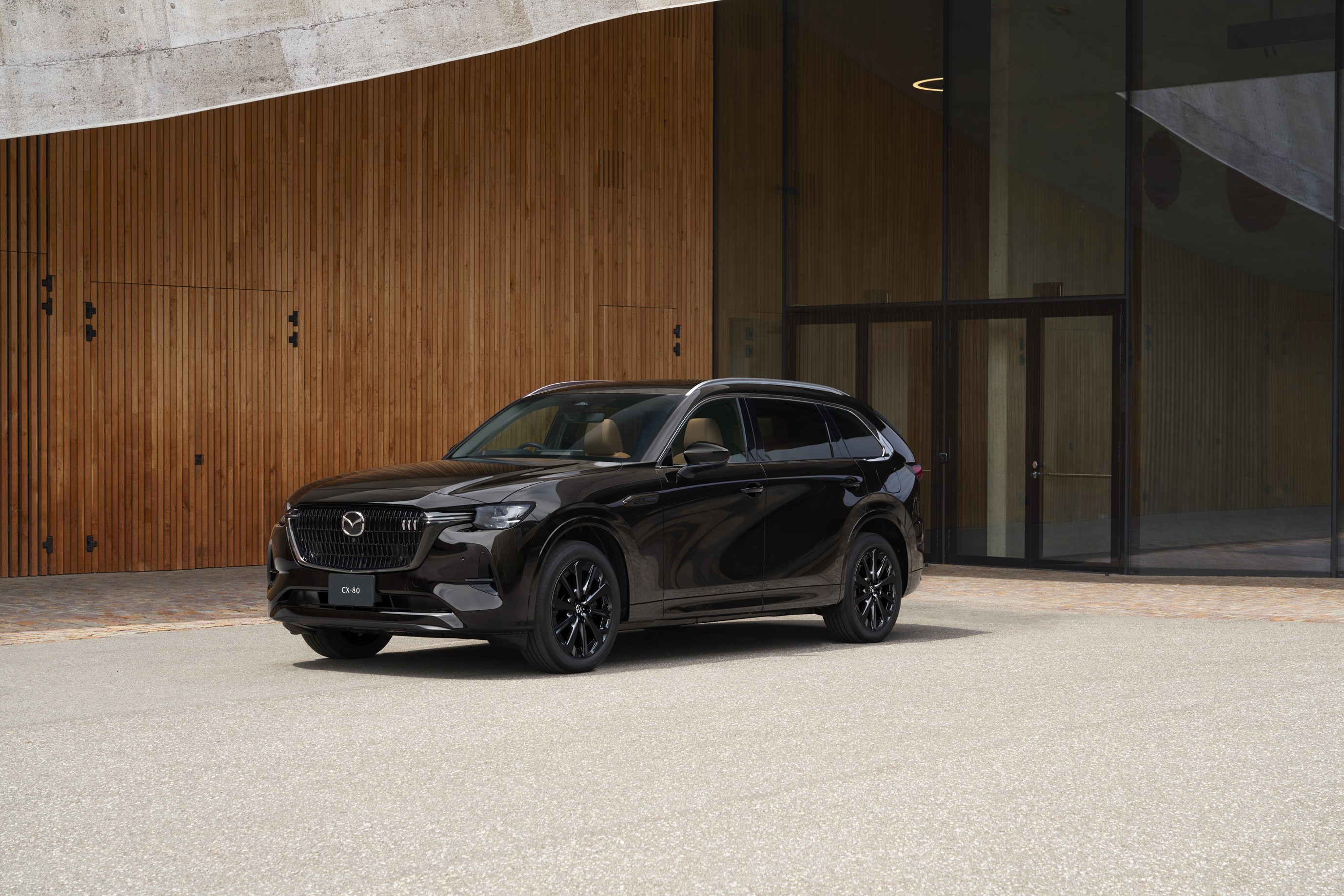 28_cx-80_fq_jetblack_premiummodern_whitenappaleather_phev_l.jpg