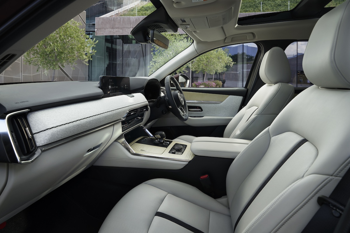 35_cx-80_int_side_venttoseat_premiummodern_whitenappaleather_l.jpg