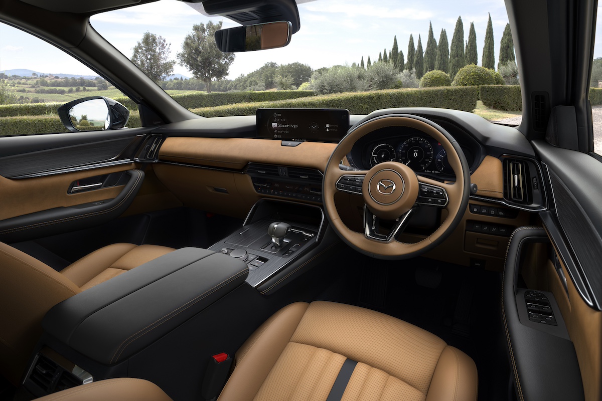 38_cx-80_int_front_premiumsports_tan_leather_phev_l.jpg