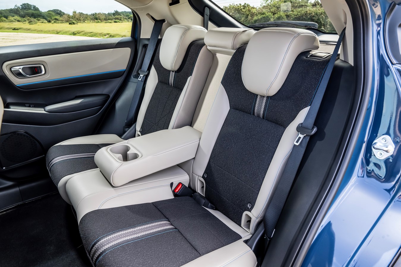 485537_2024_Honda_HR-V_e_HEV_MMC_Press_Kit.jpg