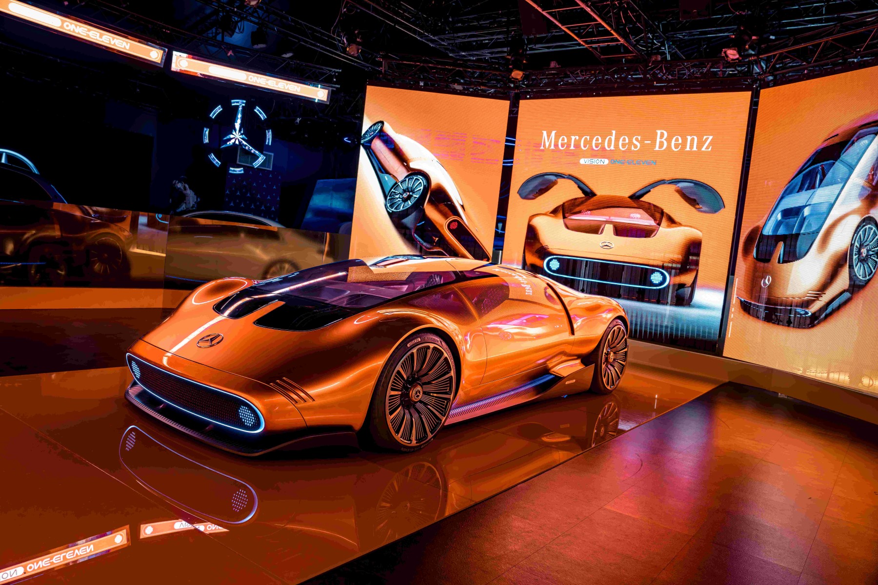 圖一、Mercedes-Benz 概念超跑 Vision One-Eleven 日前於台北兩廳院藝文廣場亮相。.jpg