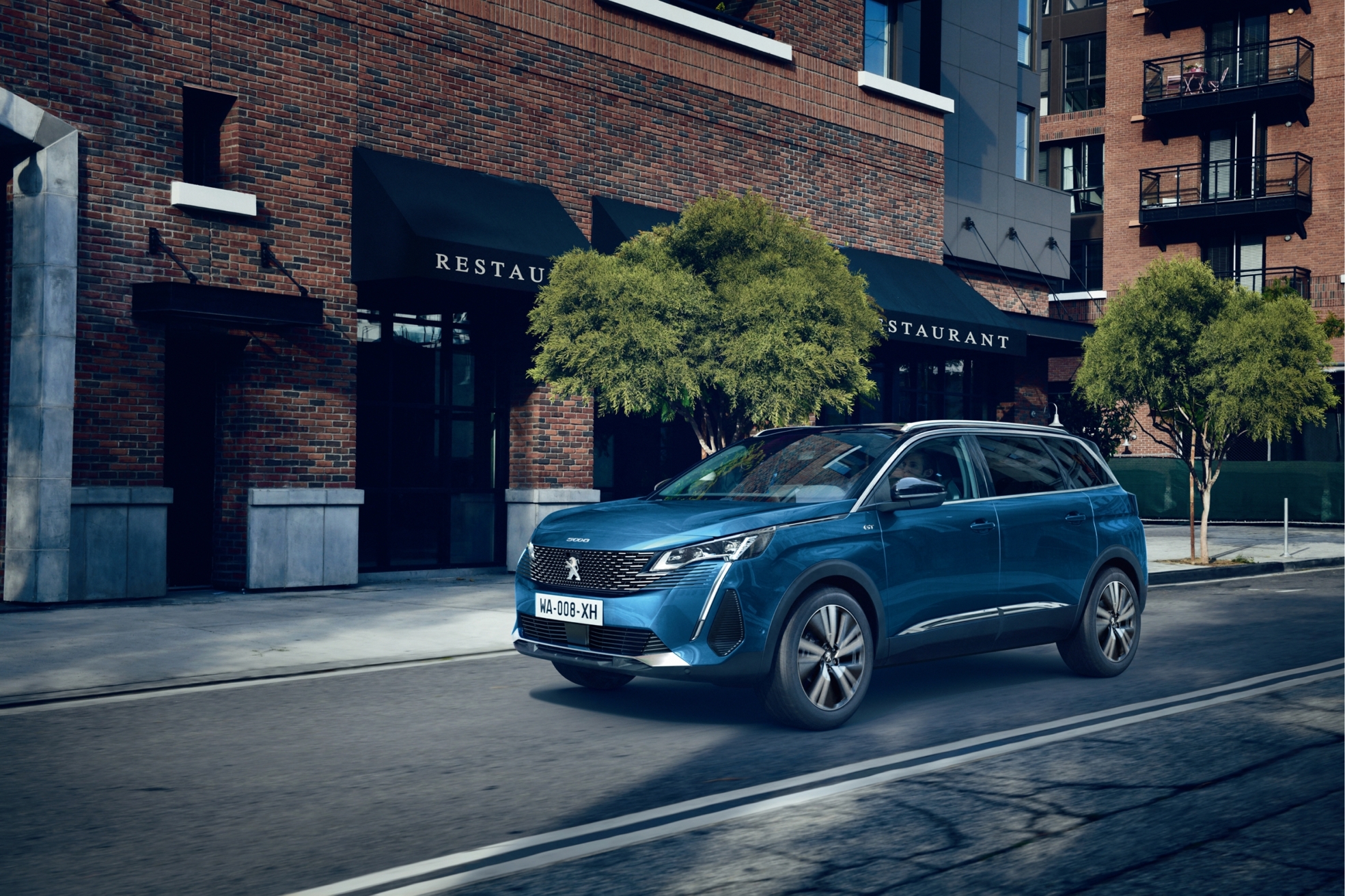 PEUGEOT 5008.jpg