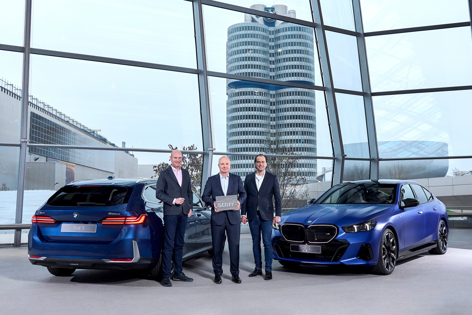 [新聞照片一] 全新世代BMW 5系列在40位專業評審團評選之下成功脫穎而出，透過凌駕於對手之上的動態操控、長途行駛時的舒適性、擁有強大機能性的空間運用與強大數位創新科技成.jpg